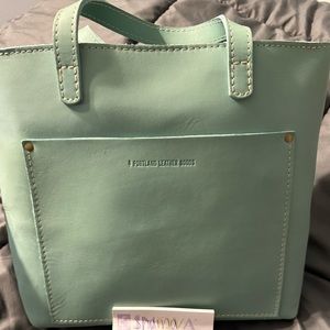 Portland Leather Goods Mint Zippered Medium Crossbody